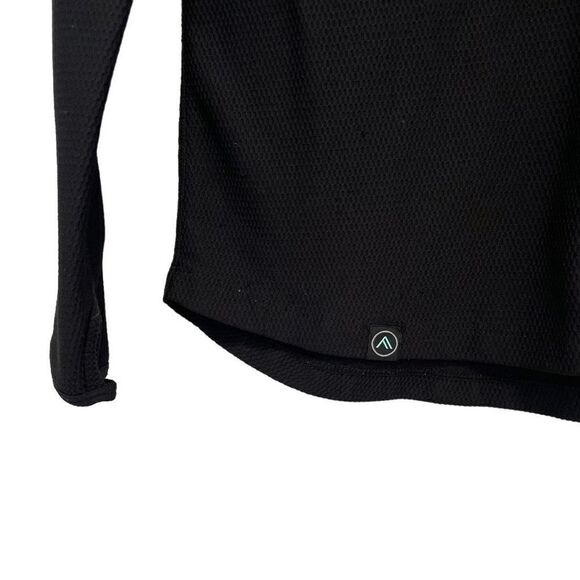 Peak 1/2 Zip Top - Picture 4 of 7